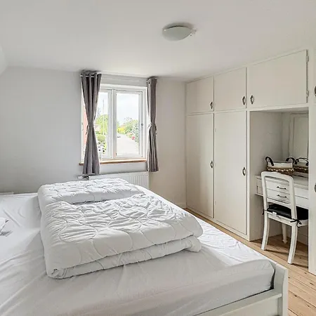 Сasa de vacaciones 2 Bedroom Awesome In Fåborg